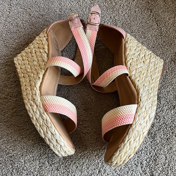 DOLCE by mojo moxy Wedges - Picture 3 of 5